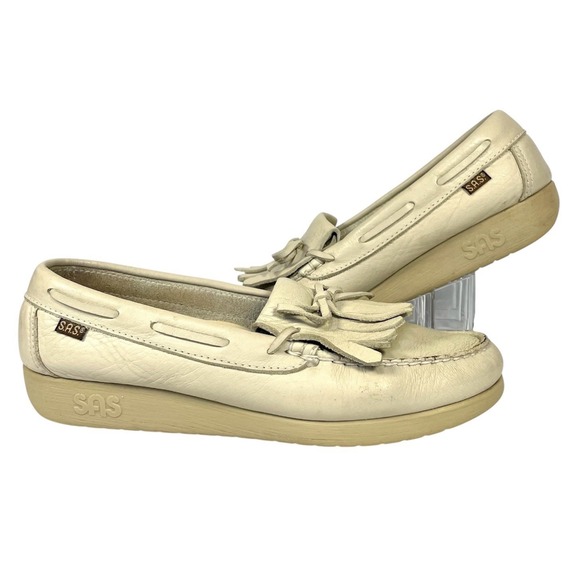 SAS Shoes - Vintage SAS Kiltie Fringe Loafers Womens 8M Cream Leather Comfort Moccasins